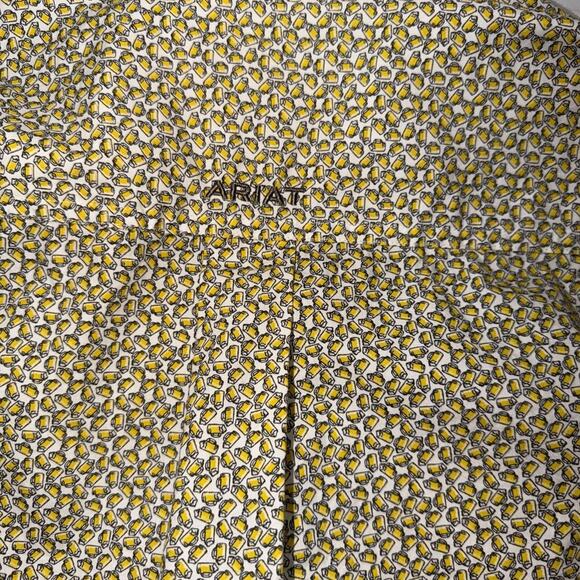 Ariat Short Sleeve Button Down Shirt Mens Small Cocktail Beer Drinks Print - Picture 7 of 7
